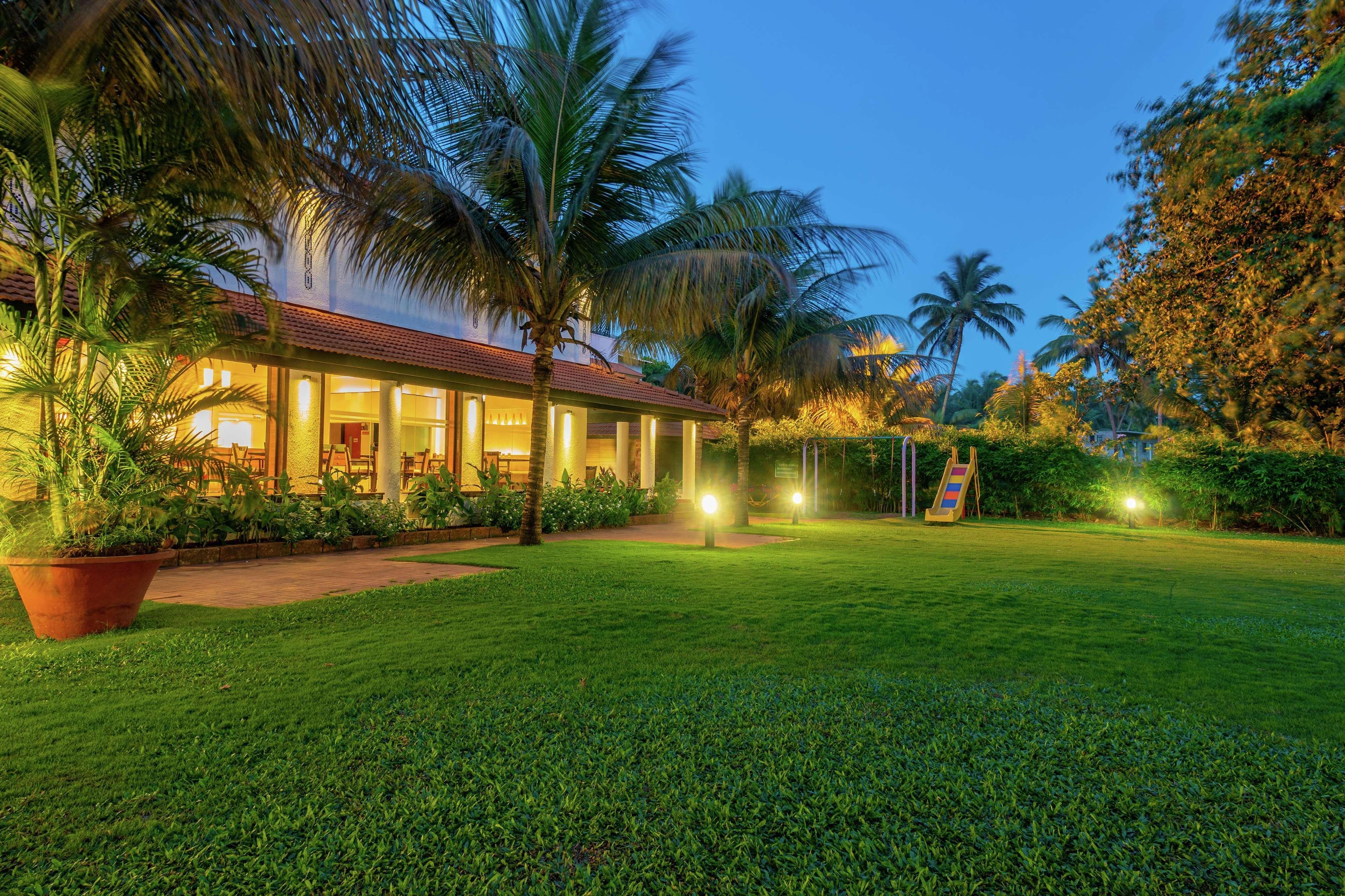 Doubletree By Hilton Hotel Goa - Arpora - Baga Exterior photo
