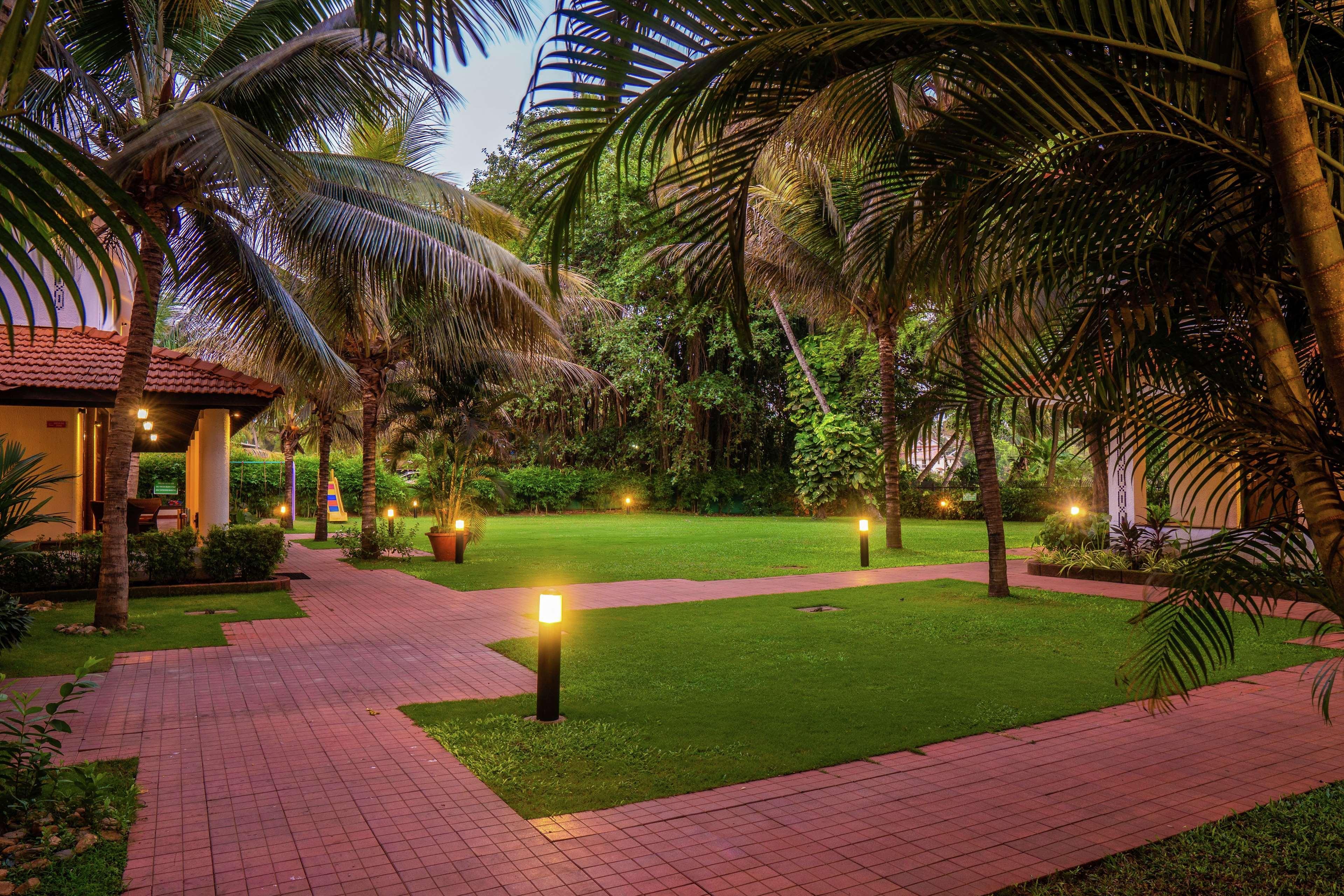 Doubletree By Hilton Hotel Goa - Arpora - Baga Exterior photo