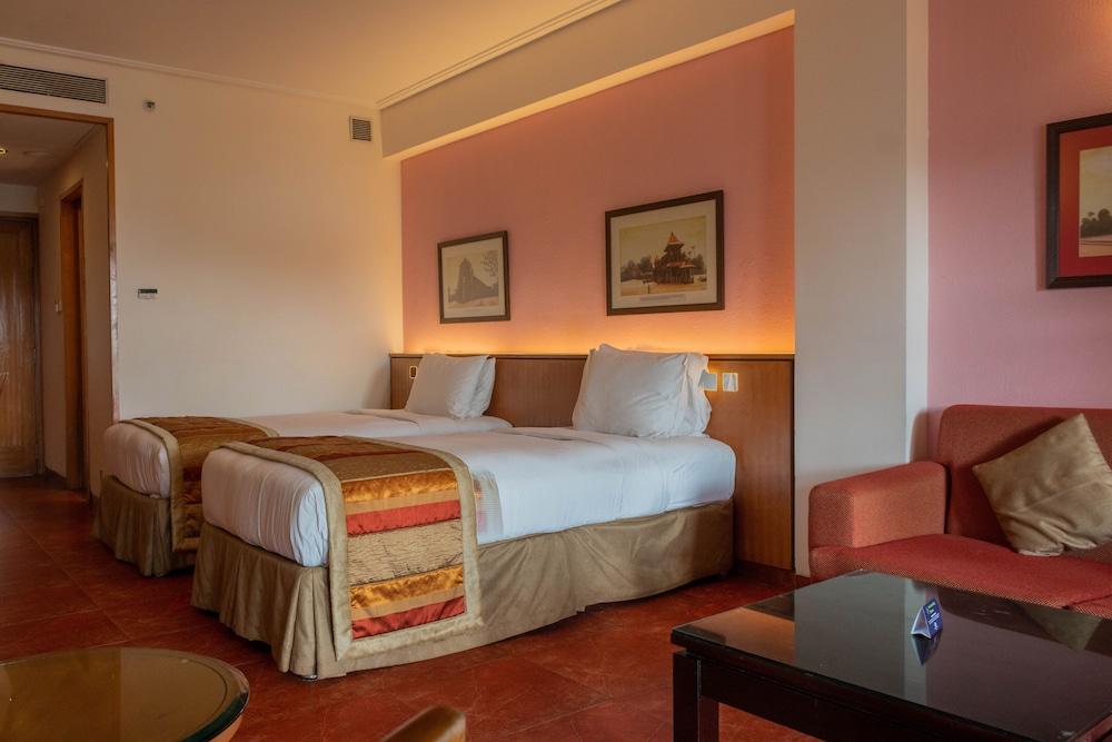 Doubletree By Hilton Hotel Goa - Arpora - Baga Exterior photo