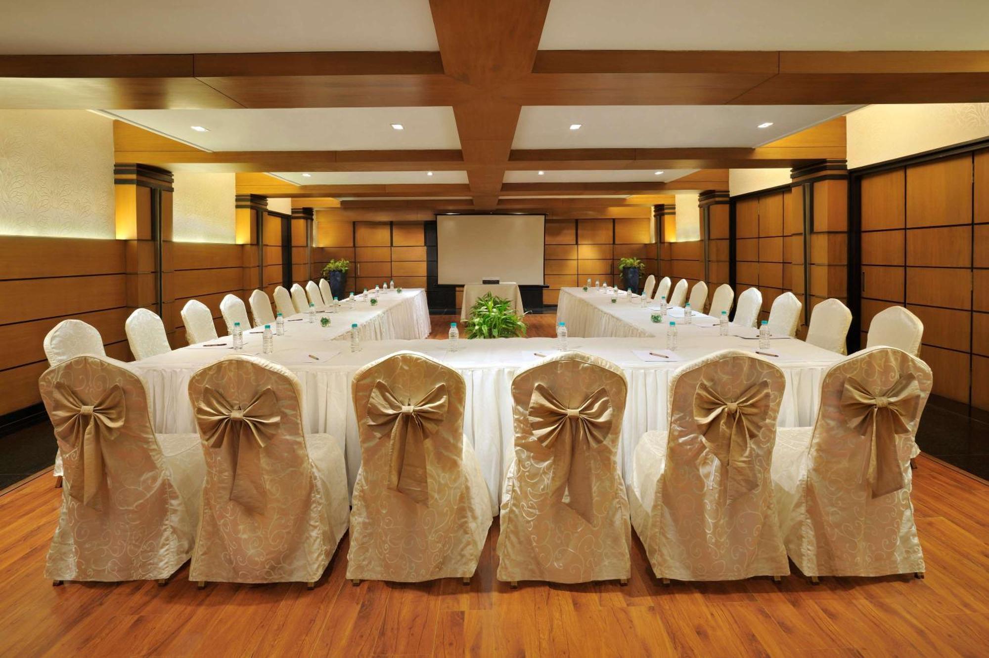 Doubletree By Hilton Hotel Goa - Arpora - Baga Exterior photo